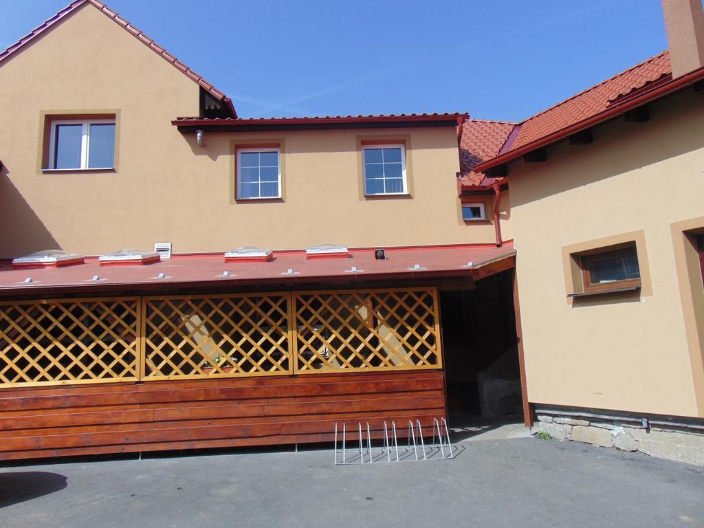 Penzion A Restaurace Na Salasi Hutisko 외부 사진